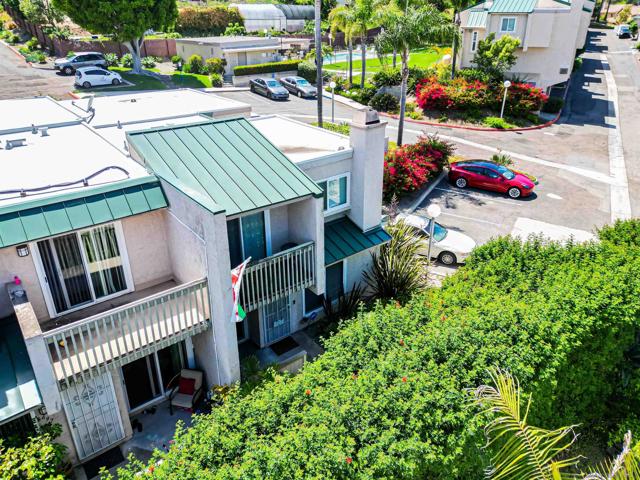 699 Ascot Dr, Vista CA: https://media.crmls.org/mediaz/8b7183c1-3a24-41ee-8c24-ce9f94e6174d.jpg