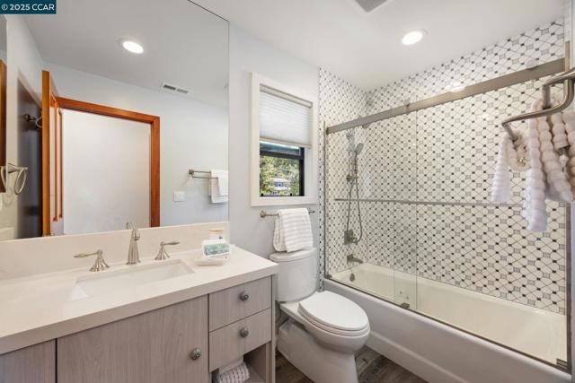 1834 Ivanhoe Ave, Lafayette CA: https://media.crmls.org/mediaz/8b71f4d8-d1b2-410f-a708-c1607c53f347.jpg