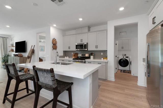 2051 Julie Dawn Place, Escondido CA: https://media.crmls.org/mediaz/8b723a4b-0c88-4f07-aa68-f12afd3ddde8.jpg