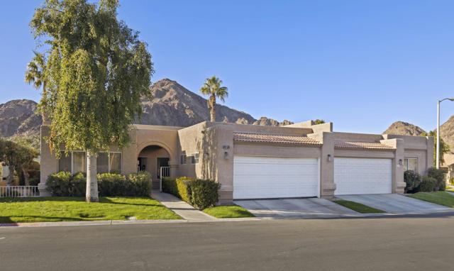 48538 Via Amistad, La Quinta CA: https://media.crmls.org/mediaz/8b72429c-38c7-4436-af65-033b8b53f39f.jpg