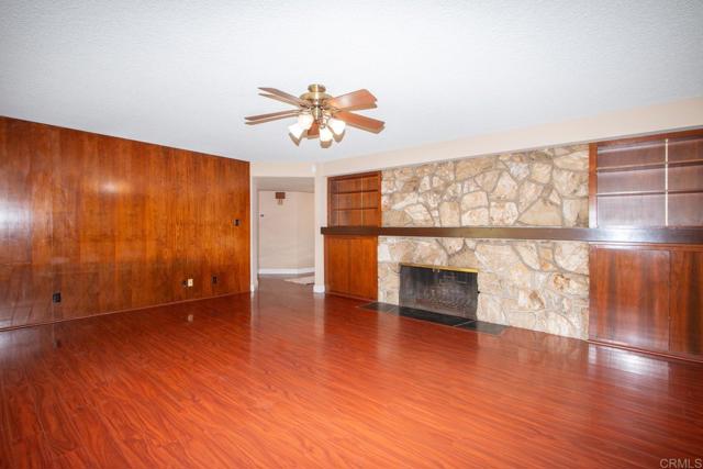 Detail Gallery Image 12 of 26 For 1124 Alta Vista Dr, Vista,  CA 92084 - 3 Beds | 2/1 Baths