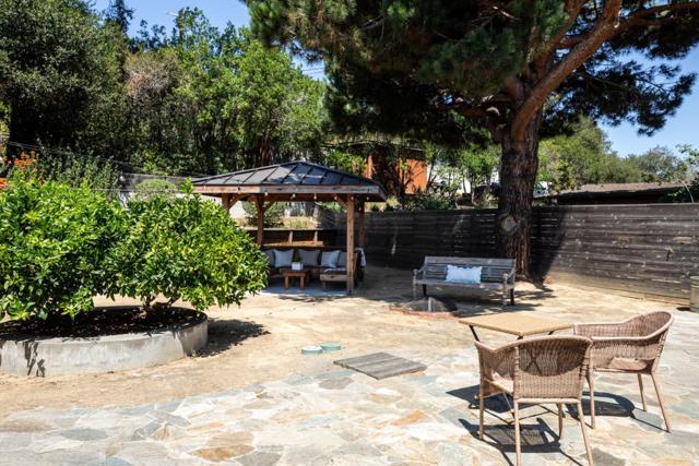 6932 Freedom Boulevard, Aptos CA: https://media.crmls.org/mediaz/8b735382-a8a2-4f64-91cb-1291574b5265.jpg