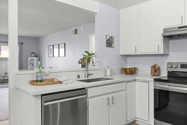 Detail Gallery Image 2 of 21 For 1300 Saratoga Ave #306,  Ventura,  CA 93003 - 2 Beds | 1 Baths