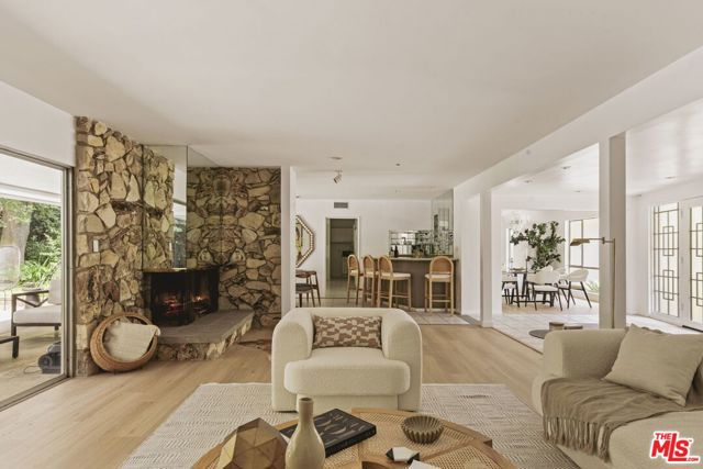 8630 Allenwood Road, Los Angeles CA: https://media.crmls.org/mediaz/8b74550e-534b-4ddc-8d4d-e60f005b2f3e.jpg