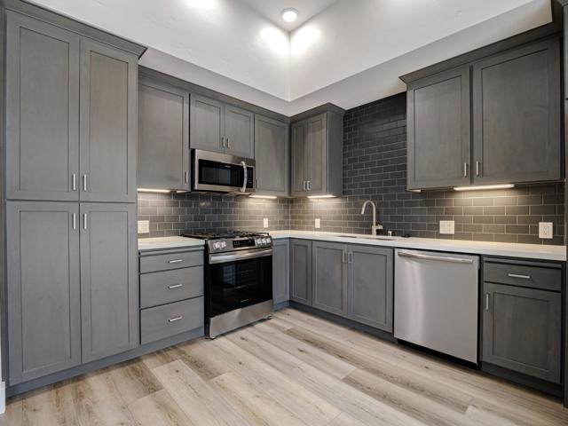 101 Aptos Village Way, Aptos CA: https://media.crmls.org/mediaz/8b75c873-77d6-474c-85b7-646c79626639.jpg