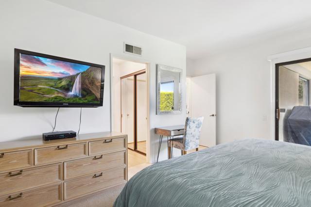 1254 Tiffany N Circle, Palm Springs CA: https://media.crmls.org/mediaz/8b75e8c1-84fa-414a-b77f-3ed66cfc9264.jpg