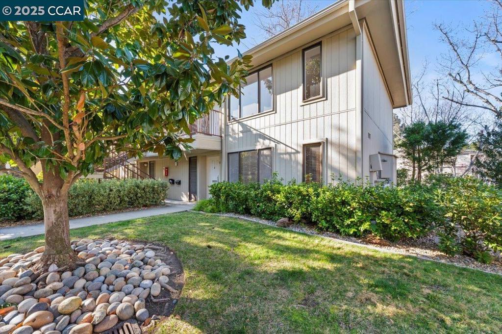 1324 Singingwood Ct #4