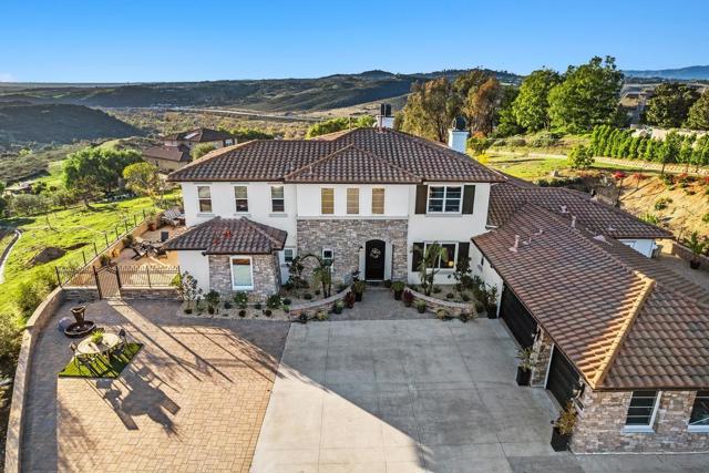 1210 Clos Duval, Bonsall CA: https://media.crmls.org/mediaz/8b76e8c9-2872-4021-95a9-709561550bc8.jpg