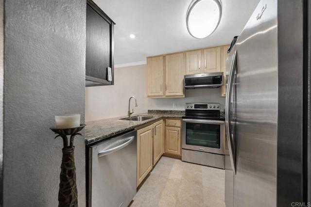 Detail Gallery Image 8 of 9 For 589 N Johnson Ave #120,  El Cajon,  CA 92020 - 2 Beds | 2 Baths