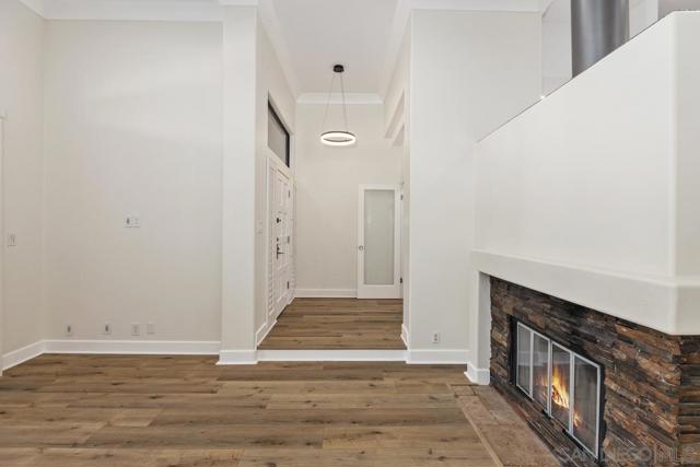 4353 Nobel Dr, San Diego CA: https://media.crmls.org/mediaz/8b77f810-b803-420b-ad41-628a48ce6d56.jpg