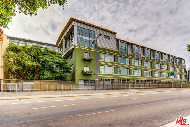 1130 S Flower Street, Los Angeles CA: https://media.crmls.org/mediaz/8b780efa-e930-4da1-9415-f8d20fe9c468.jpg