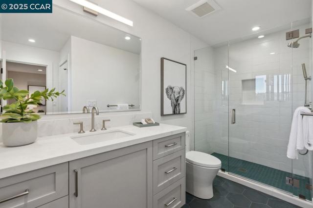 625 Sky Hy Cir, Lafayette CA: https://media.crmls.org/mediaz/8b787c5b-5664-4c44-bef1-bdee2cada237.jpg