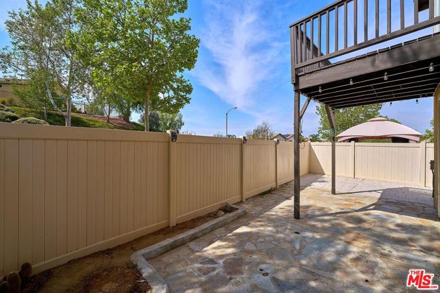 18802 Electra Court, Canyon Country CA: https://media.crmls.org/mediaz/8b78e749-8305-42c7-81dc-4b593385bfd5.jpg