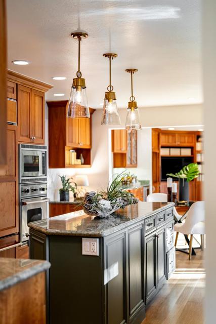 1455 Redwood Drive, Los Altos CA: https://media.crmls.org/mediaz/8b78ec8d-67bd-4cc2-8965-175c5ede2fb9.jpg