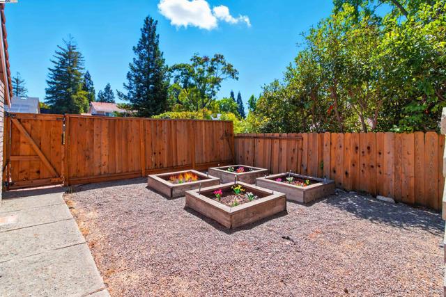 2673 Velvet Way, Walnut Creek CA: https://media.crmls.org/mediaz/8b795787-ab30-43d3-b8b0-3d8796da8be3.jpg