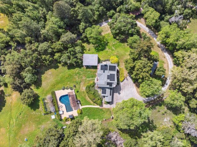 240 Buck Knoll Road, Boulder Creek CA: https://media.crmls.org/mediaz/8b795cc6-bf15-4cf7-aa49-7121397a3326.jpg