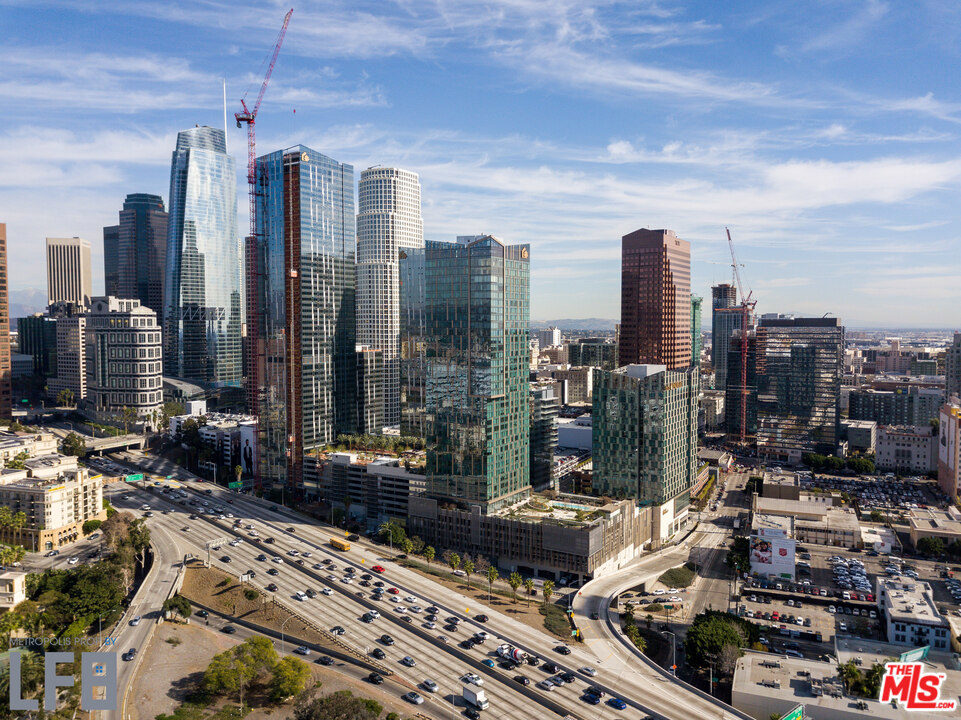 889 Francisco Street 1002, Los Angeles, CA 90017