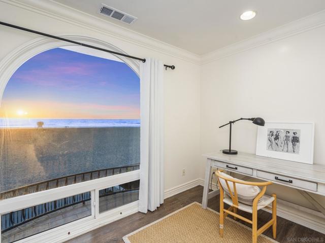 Image 6 of 53 For 2727 Ocean Front Walk