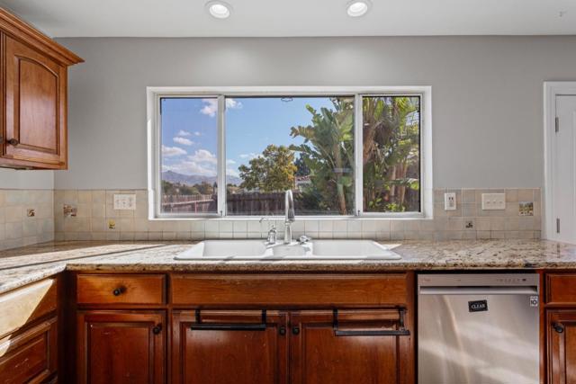 961 Alder Street, Hollister CA: https://media.crmls.org/mediaz/8b7aa39f-10d5-4b0e-8d47-1ea21e9a834c.jpg