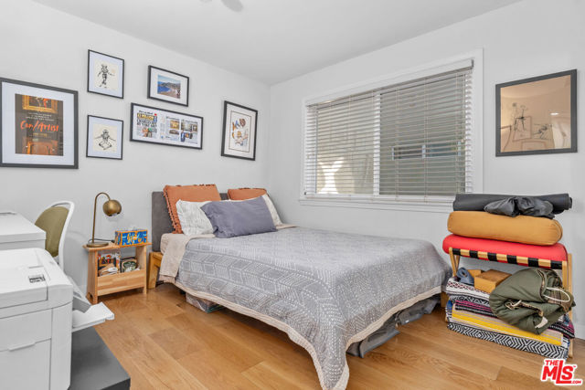 20 Quarterdeck Street, Marina del Rey CA: https://media.crmls.org/mediaz/8b7b5c71-fa70-40d5-8570-919f45c0fa69.jpg