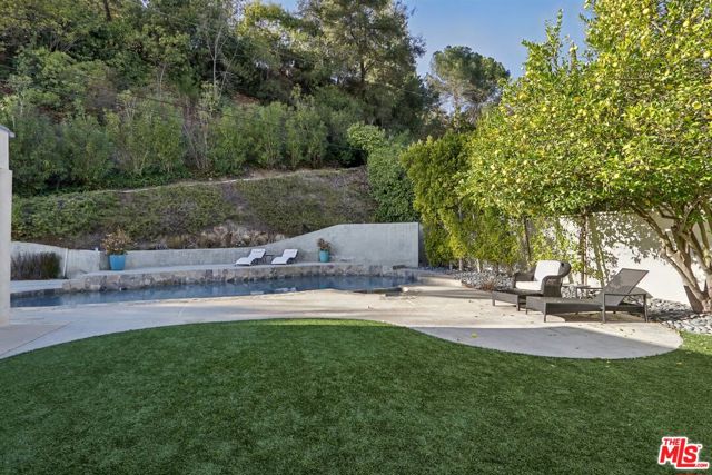 15539 Hamner Drive, Los Angeles CA: https://media.crmls.org/mediaz/8b7b6503-878e-4ae8-bb4b-26ce4f60903f.jpg