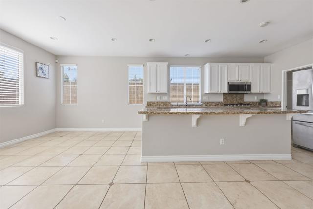 Detail Gallery Image 5 of 30 For 45808 Klamath Ct, Temecula,  CA 92592 - 3 Beds | 2/1 Baths