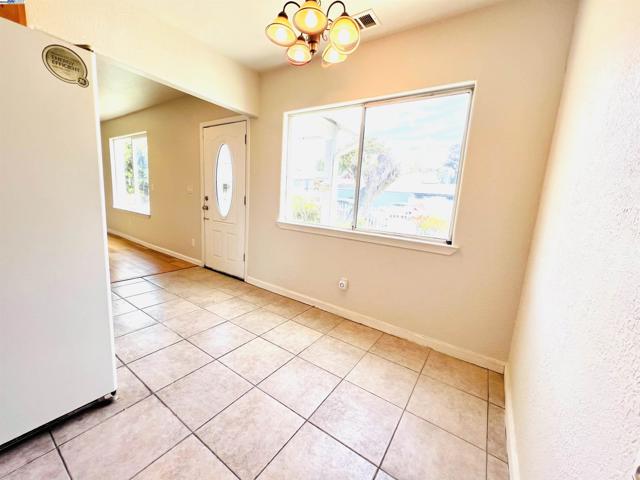 6223 Dairy Ave, Newark CA: https://media.crmls.org/mediaz/8b7bd6a9-d924-441f-950e-27805ce45b82.jpg