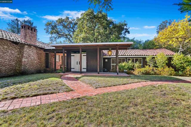 2339 Tice Valley Blvd, Walnut Creek CA: https://media.crmls.org/mediaz/8b7c2709-6f9f-4c6e-af57-704c10cbca4f.jpg