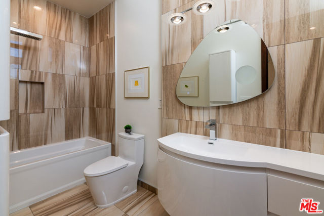 2022 Harriman Lane, Redondo Beach, California 90278, 5 Bedrooms Bedrooms, ,4 BathroomsBathrooms,Residential,Sold,Harriman,24456453