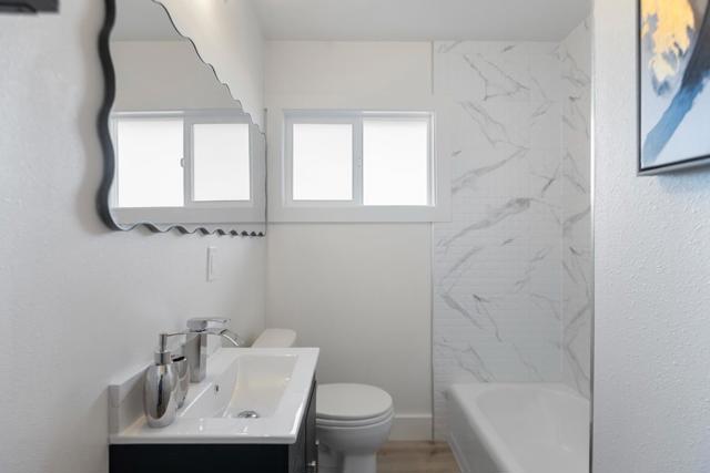 3004 Vistamont Drive, San Jose CA: https://media.crmls.org/mediaz/8b7c7b7f-7aaa-427c-995a-0488a8d36830.jpg