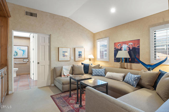1571 Mandalay Beach Road, Oxnard CA: https://media.crmls.org/mediaz/8b7cc5fa-732e-4e70-be32-74a697655c94.jpg