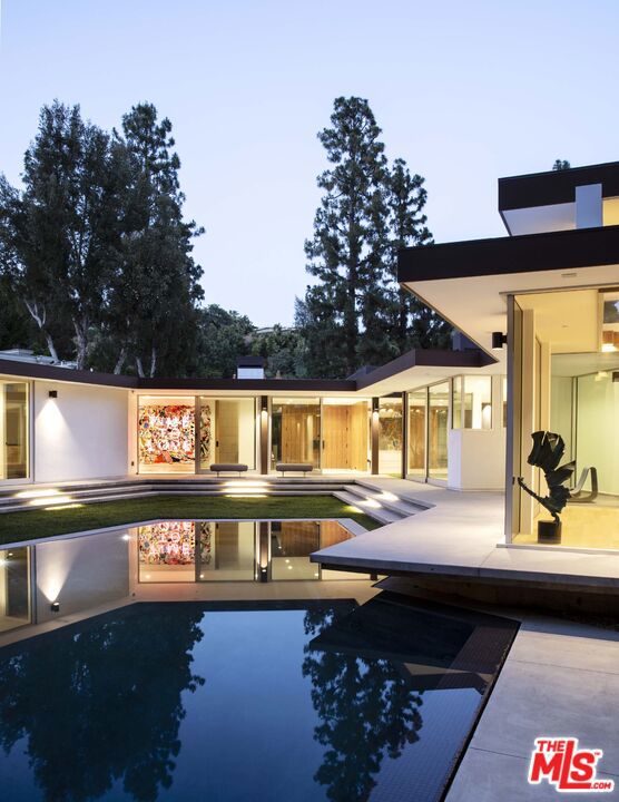 1061 Loma Vista Drive, Beverly Hills, CA 90210