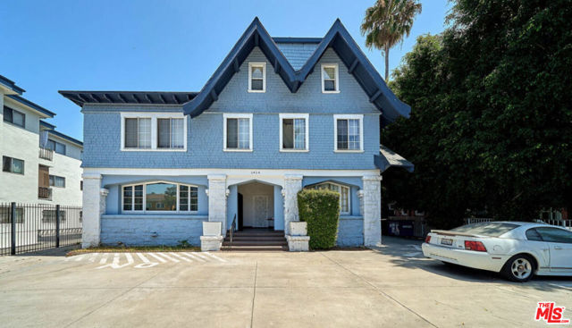 1414 S Wilton Place, Los Angeles CA: https://media.crmls.org/mediaz/8b7e1124-9fb8-4213-90be-f084e051159c.jpg