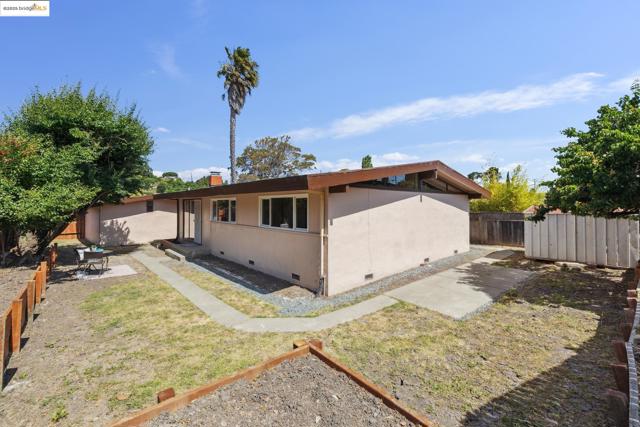 2590 Kavanagh Rd, San Pablo CA: https://media.crmls.org/mediaz/8b7e698a-2b25-42b4-a688-4d8b0f74b393.jpg