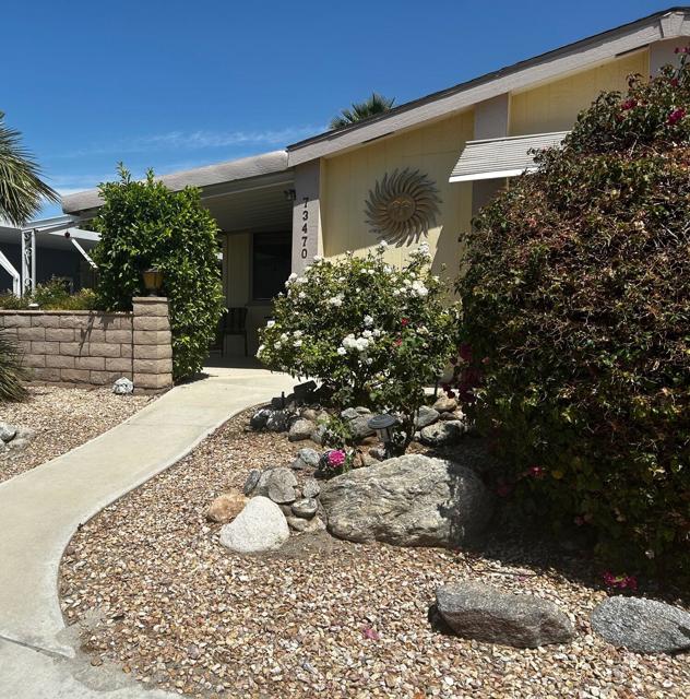 73470 Desert Greens N Drive, Palm Desert CA: https://media.crmls.org/mediaz/8b7f95a6-5639-4fff-82bd-a646b81cdcfe.jpg