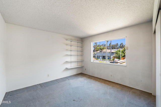 2851 Seahorse Avenue, Ventura CA: https://media.crmls.org/mediaz/8b7fd622-bb78-4e6c-bf1c-1ee16348608c.jpg