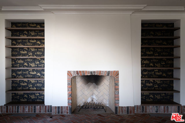 3756 Effingham Place, Los Angeles CA: https://media.crmls.org/mediaz/8b803cd7-be9a-434c-8455-1009acd86a35.jpg