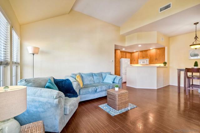 11898 Cypress Canyon Rd, San Diego CA: https://media.crmls.org/mediaz/8b809399-1696-4683-83ee-5eaca725b4b6.jpg