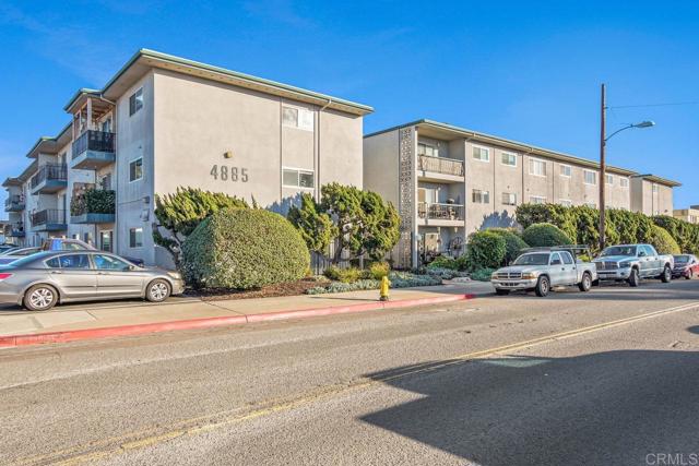 Image 3 of 24 For 4875 Cole Street 42