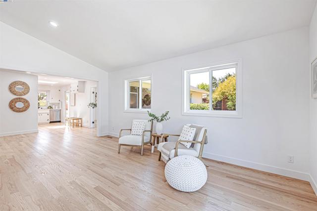 37972 Ballard Dr, Fremont CA: https://media.crmls.org/mediaz/8b80e5dd-39dd-4362-bd35-dc6590381d40.jpg