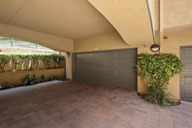 7715 El Cajon Boulevard, La Mesa CA: https://media.crmls.org/mediaz/8b811096-10db-4f1d-b9e0-39e3c04e9ea4.jpg