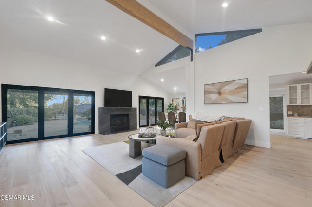 17032 Cotter Place, Encino CA: https://media.crmls.org/mediaz/8b819ab6-84f7-486a-9f07-12e90160a9b9.jpg