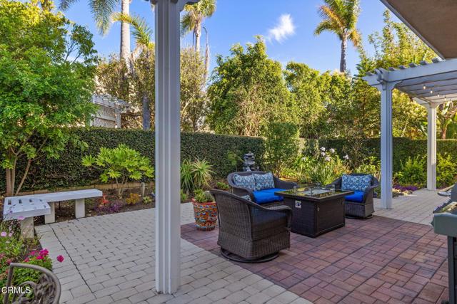 2106 Fox Den Court, Oxnard CA: https://media.crmls.org/mediaz/8b81aa6f-4b1b-4b44-9fd9-0843fb2221da.jpg