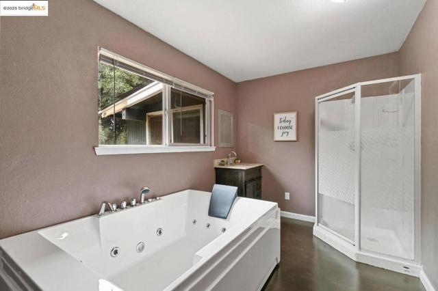 Image 18 of 25 For 15395 Lake Arthur Rd