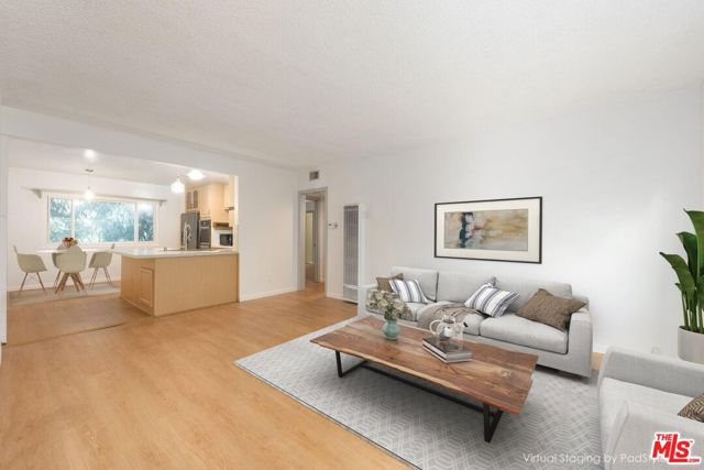 8335 W Manchester Avenue, Playa del Rey CA: https://media.crmls.org/mediaz/8b81e08b-42bd-4382-9d17-dcb4572ebdce.jpg