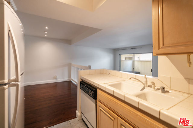 4859 Coldwater Canyon Avenue, Sherman Oaks CA: https://media.crmls.org/mediaz/8b81e9a4-fd18-43fc-b3c1-b532e25c07e8.jpg