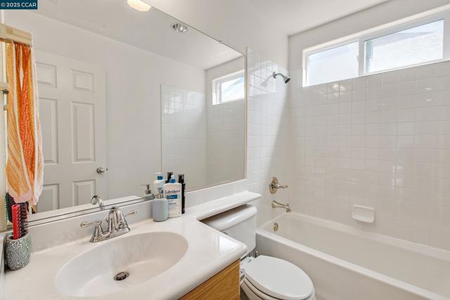 5349 EAGLE COURT, Richmond CA: https://media.crmls.org/mediaz/8b820b14-0eee-4fd5-a331-891a2fa1f4c6.jpg