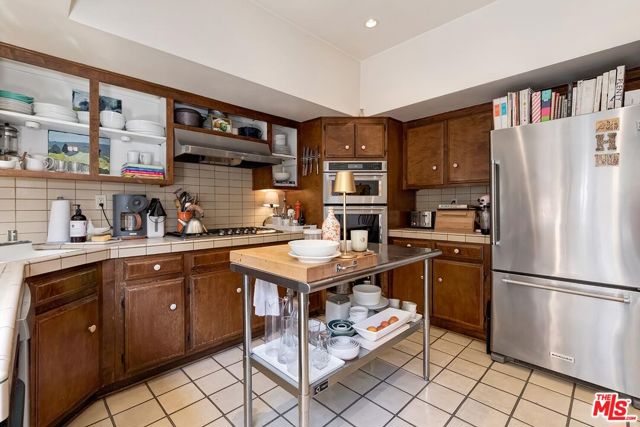 1405 Washington Avenue, Santa Monica CA: https://media.crmls.org/mediaz/8b823788-a728-40e1-ab36-bdfd54a8ec6d.jpg