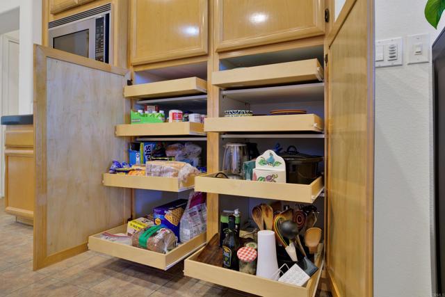 Detail Gallery Image 10 of 47 For 2022 Highland View, Escondido,  CA 92026 - 3 Beds | 2 Baths