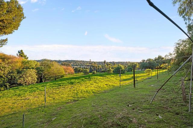 Detail Gallery Image 7 of 29 For 668 Plumosa Ave, Vista,  CA 92081 - – Beds | – Baths